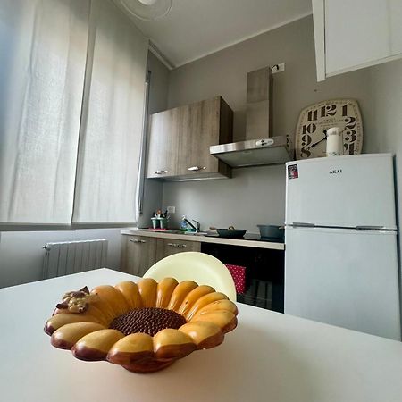 Casa Tito - Accogliente Monolocale A Due Passi Dalla Stazione Cesano Maderno Extérieur photo