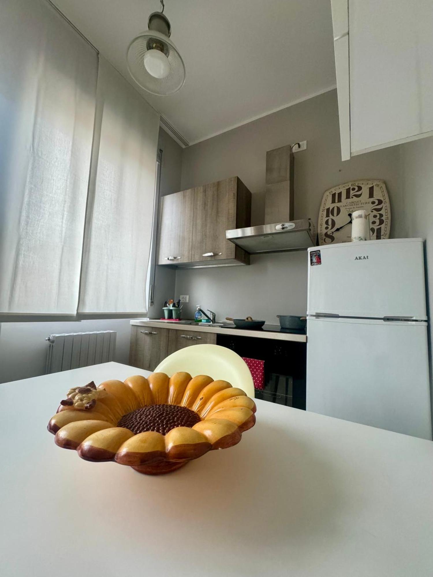 Casa Tito - Accogliente Monolocale A Due Passi Dalla Stazione Cesano Maderno Extérieur photo