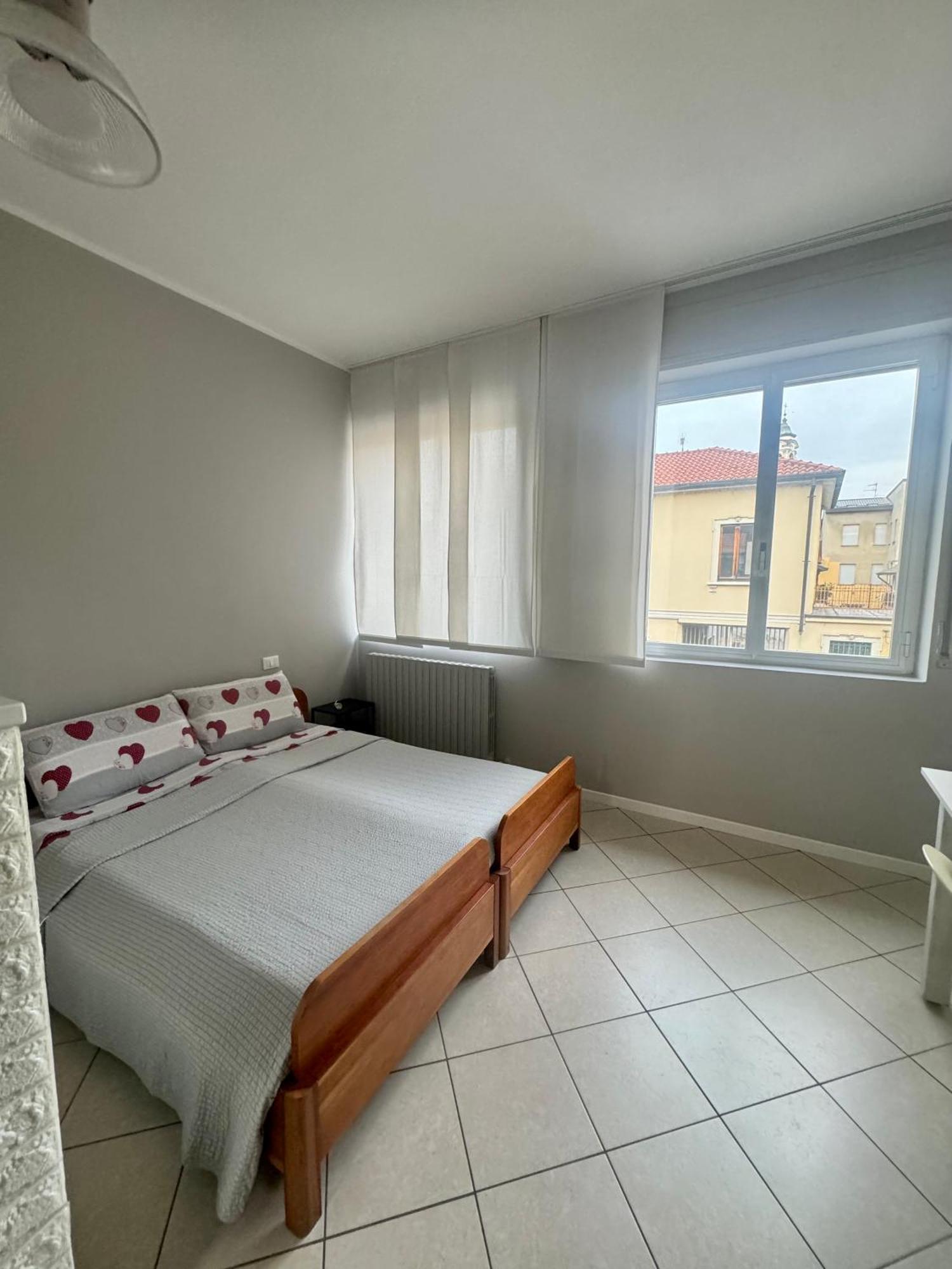 Casa Tito - Accogliente Monolocale A Due Passi Dalla Stazione Cesano Maderno Extérieur photo