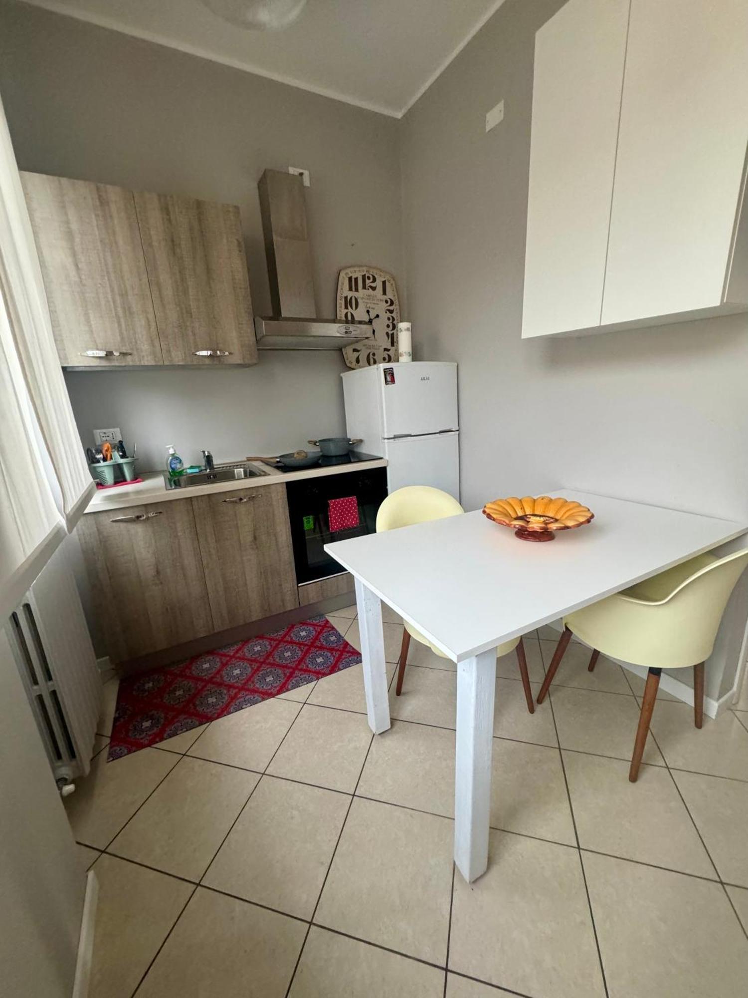 Casa Tito - Accogliente Monolocale A Due Passi Dalla Stazione Cesano Maderno Extérieur photo